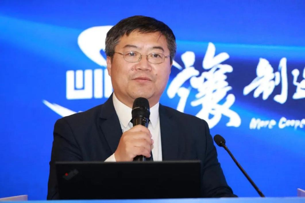  同濟(jì)大學(xué)工業(yè)4.0學(xué)習(xí)工廠主任/國家智能制造專家委員會(huì)委員陳明教授作報(bào)告